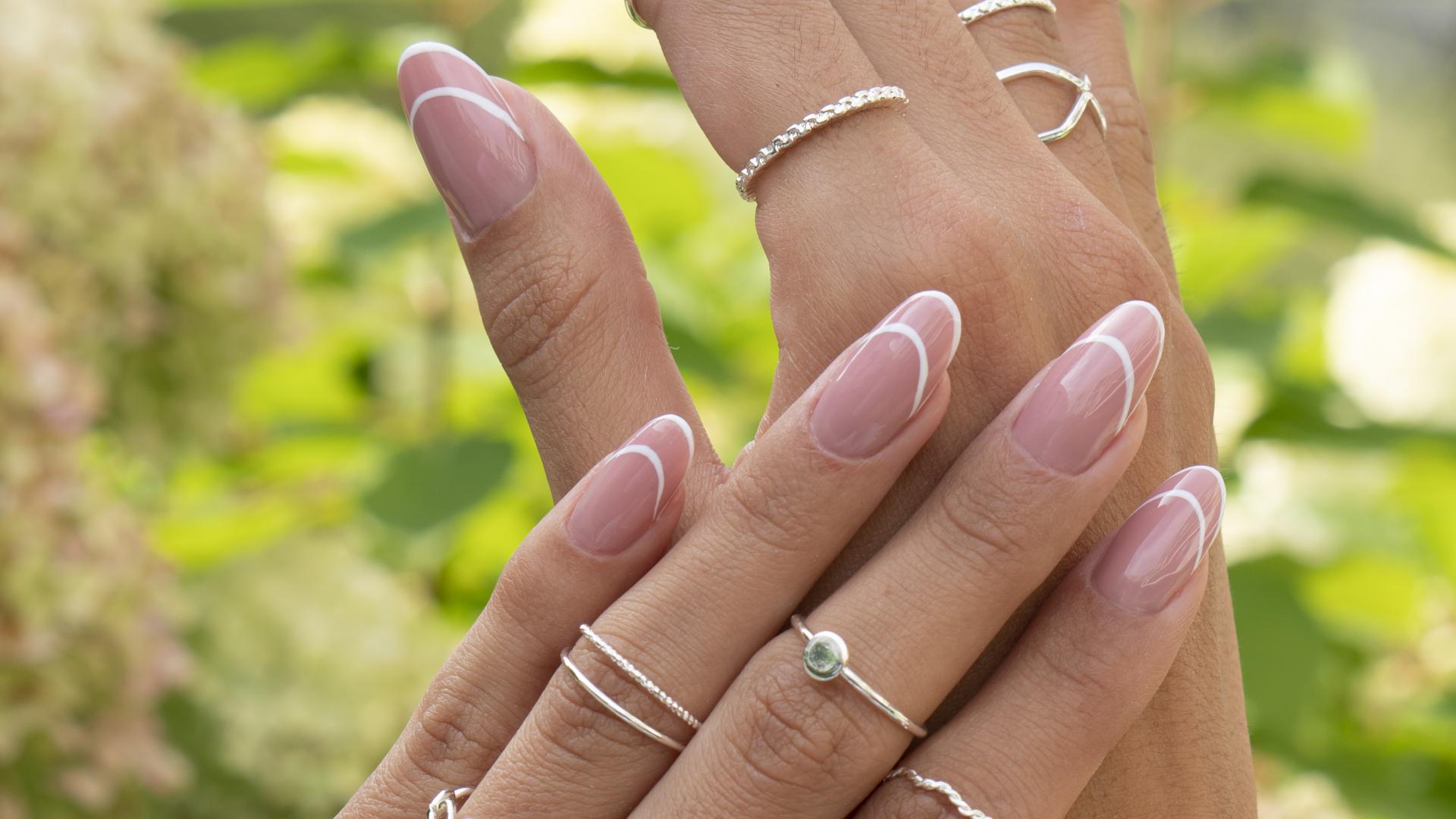 La tendance des ongles &amp;quot;Star French Nails&amp;quot; ne sort pas de nos têtes