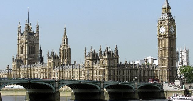 10 moments choquants où des députés britanniques ont été suspendus du Parlement