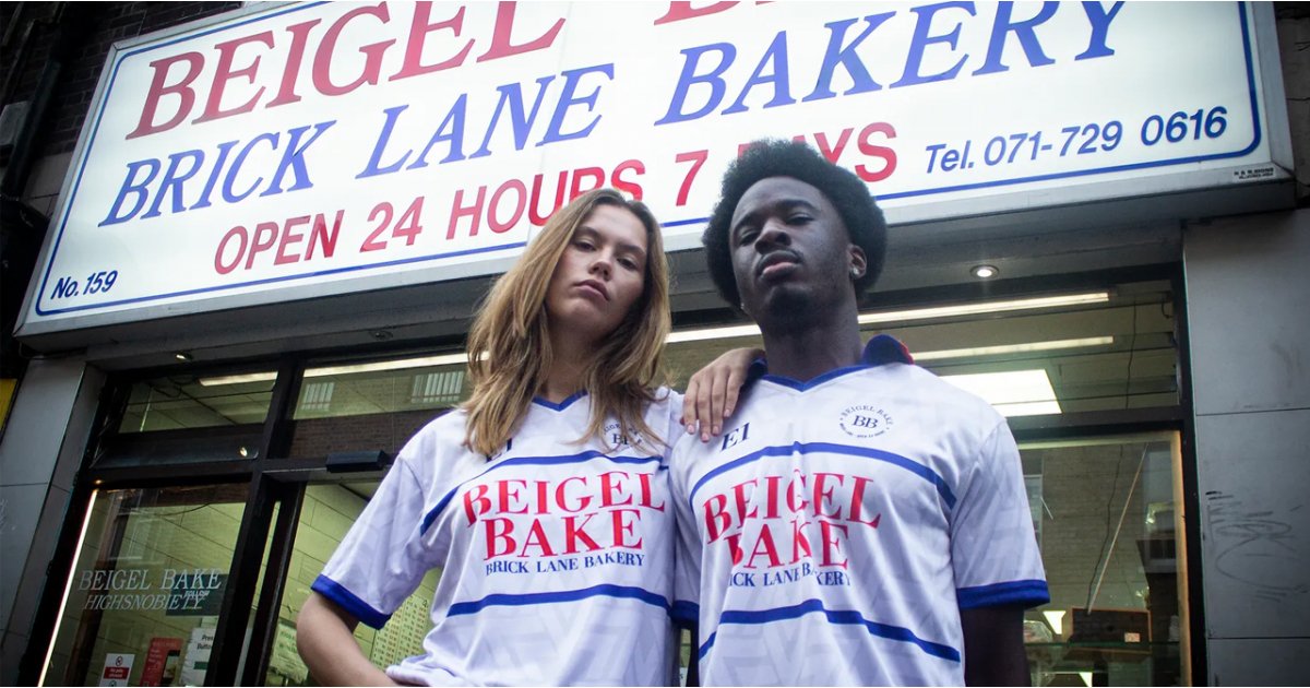 Le maillot de football Brick Lane Beigel Bake célèbre les 50 ans des bagels de l'East End