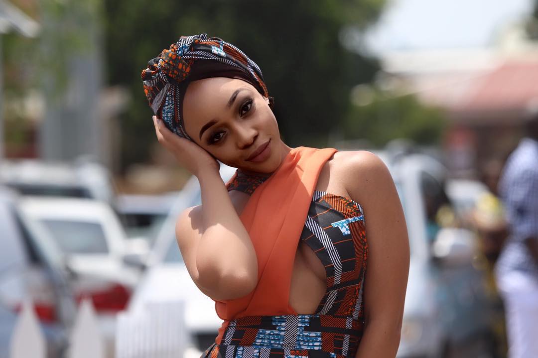 Rencontrez la star sud-africaine Thando Thabethe dans toute sa gloire élégante 