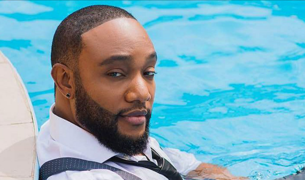 KCEE publie de nouvelles photos en prévision de son nouveau jam intitulé "Burn" + Listen To Song