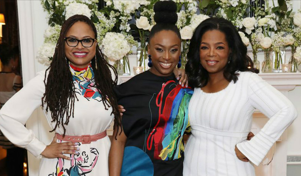 Chimamanda Ngozi Adichie, Chiwetel Ejiofor, Reese Witherspoon et d'autres assistent à la réception de thé de l'après-midi d'Edward Enninful en l'honneur d'Oprah Winfrey