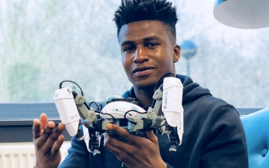 Rencontrez Silas Adekunle, l'ingénieur en robotique le plus riche du monde 