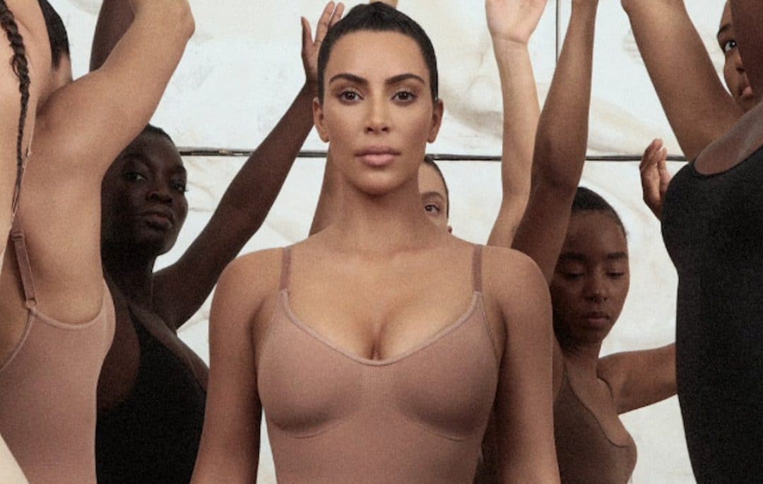 Rave News Digest : Kim Kardashian annonce un nouveau nom pour sa ligne de vêtements de forme, le Kenya commence à exporter du pétrole, Serena Williams victorieuse et plus