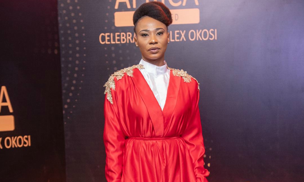 L'actrice Nse Ikpe-Etim se présente avec style pour la fête d'Alex Okosi