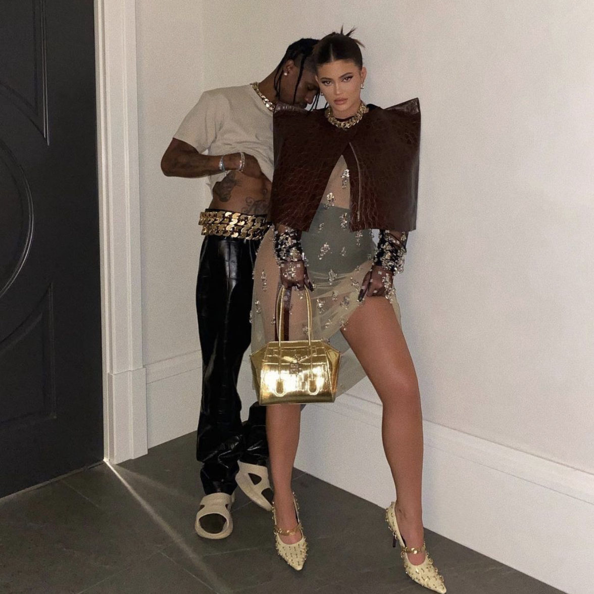 Travis Scott et Kylie Jenner deviennent torrides sur Instagram +6 fois où ils nous ont donné des objectifs de style couple