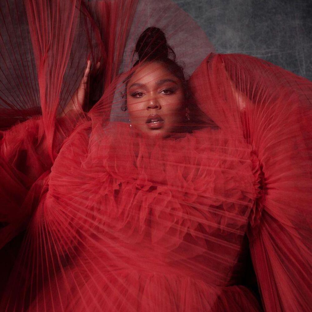 Résumé des actualités Rave :Lizzo joue de la flûte historique, les critiques s'associent à Morgan Freeman, Ramires se retire du football et plus