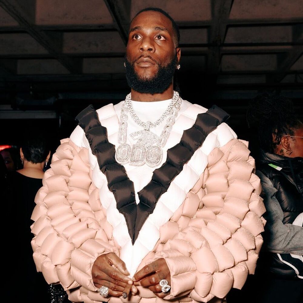 Résumé des actualités Rave :Burna Boy établit un nouveau record africain, rupture de Kim Kardashian et Odell Beckham Jr., Carlos Alcaraz et plus