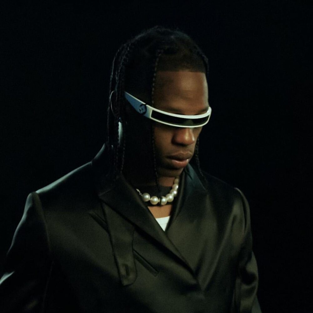 Résumé des actualités Rave :Travis Scott arrêté à Paris, Asake égale le record du classement Apple Music américain, Paris 2024 et plus