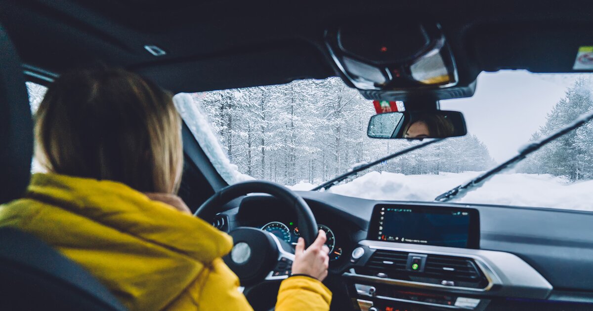 Danger! C'est pourquoi vous ne devez jamais conduire une voiture avec une veste d'hiver 